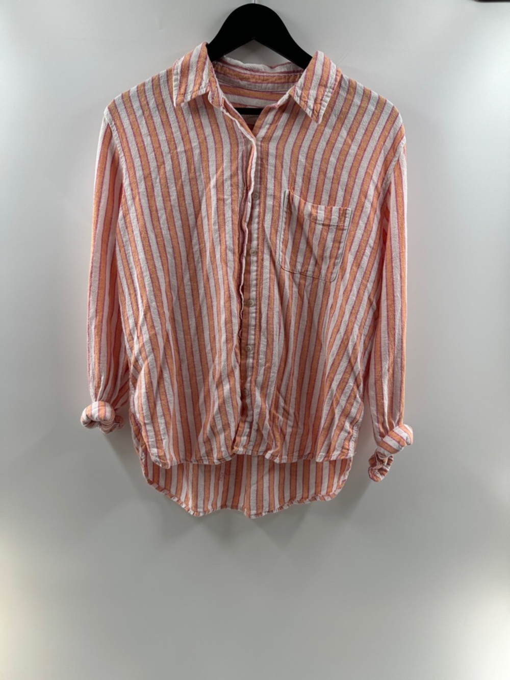 Universal Thread Striped Linen Blend Button Up – Women’s Medium